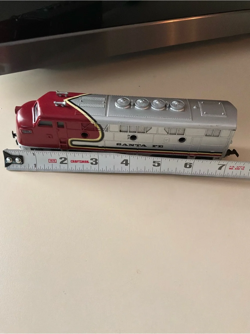 Santa Fe Die-Cast Toy Locomotive - Red and‎ White